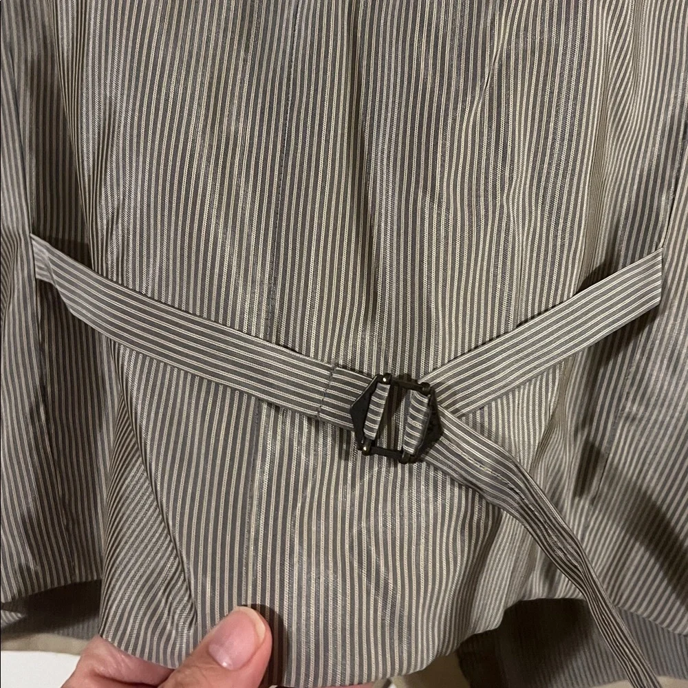 Vintage linen men’s vest. Striped back    Front pockets